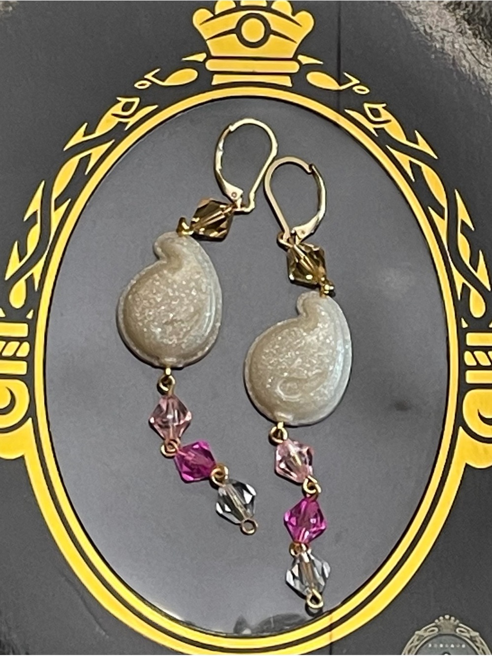 Twisted Wonderland Ortho Shroud Inspired Groovy Candy Earrings (Fairy Gear)